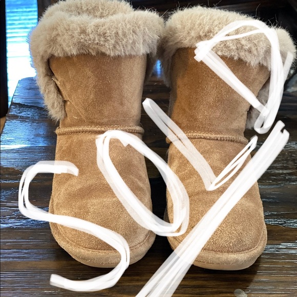 BearPaw Other - Girls BearPaw shorties size 1